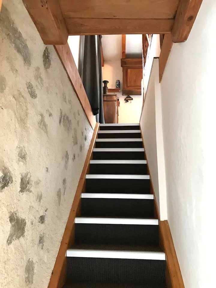 escalier accès appartement